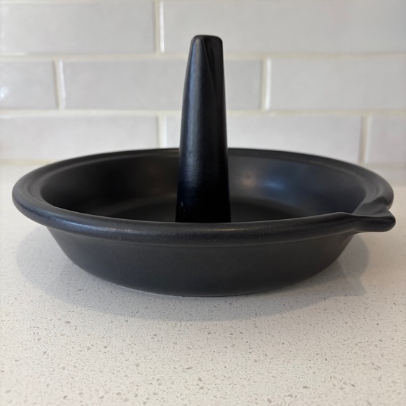 Emile Henry Flame Burgundy Clay Chicken Roaster Black - Picture 1 of 5